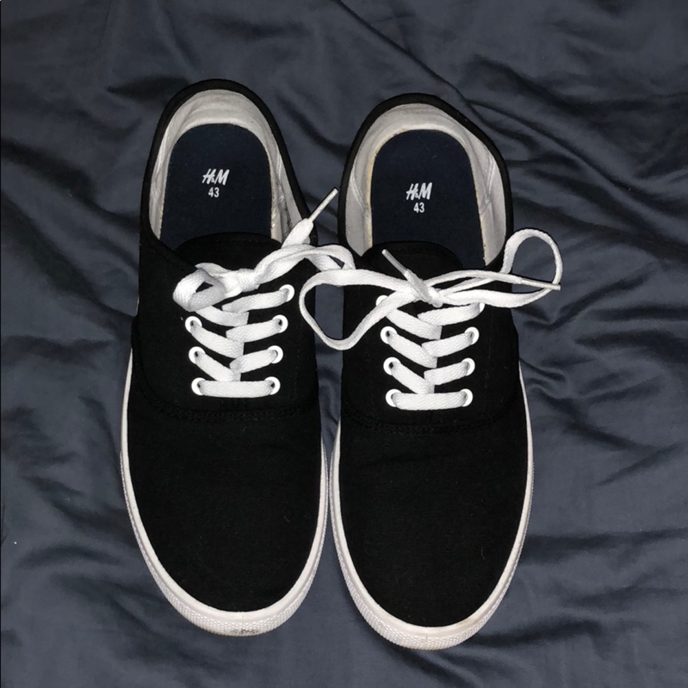 H&M Black Sneakers (Size: 10)